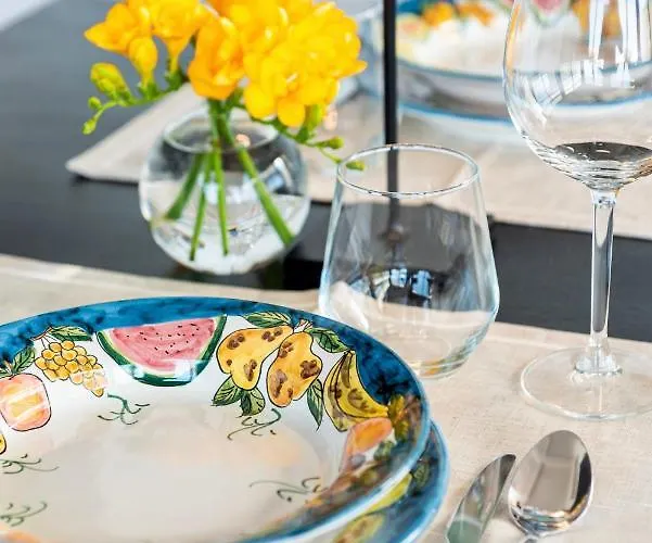 Mikka Studios: Luxury Bari