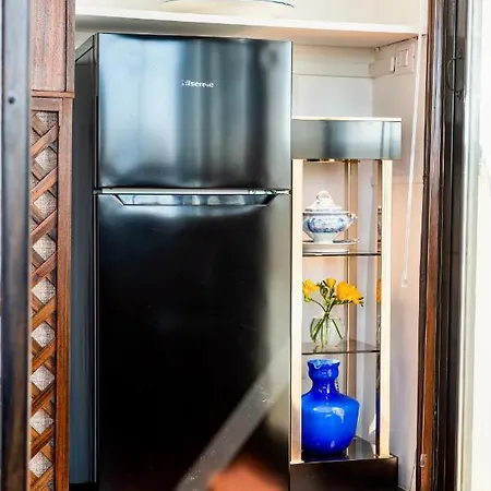 Mikka Studios: Luxury Lägenhet