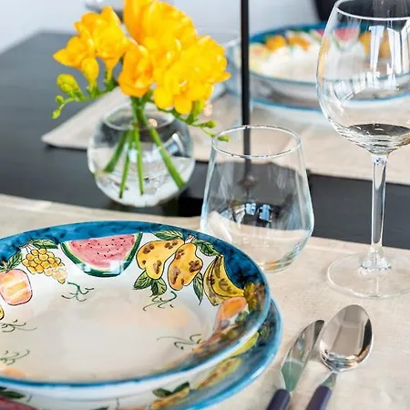 Mikka Studios: Luxury Bari