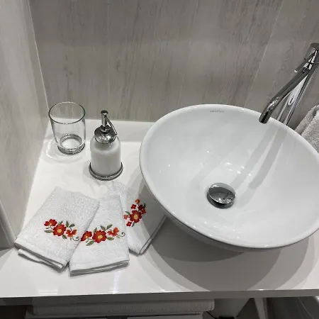 Mikka Studios: Luxury Lägenhet *